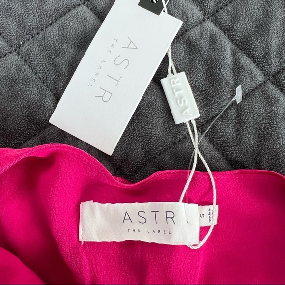 Astr The Label Dress Women Small Pink Satin Front Mini Slit Gold Chain Halter Z - Picture 10 of 10